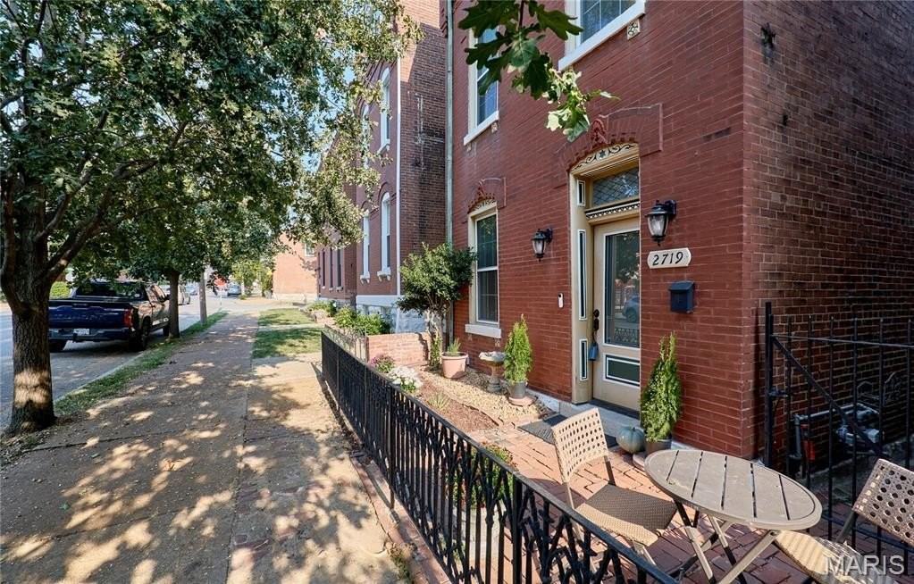 2719 Arsenal Street - Photo 5 of 50