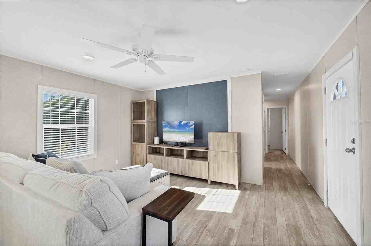 3230 Smith Street - Photo 6 of 33