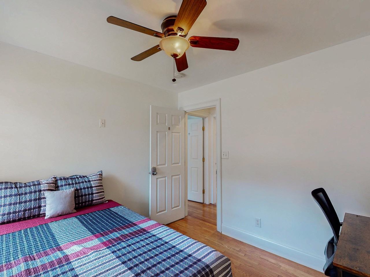 Williamsburg Way - Photo 7 of 9