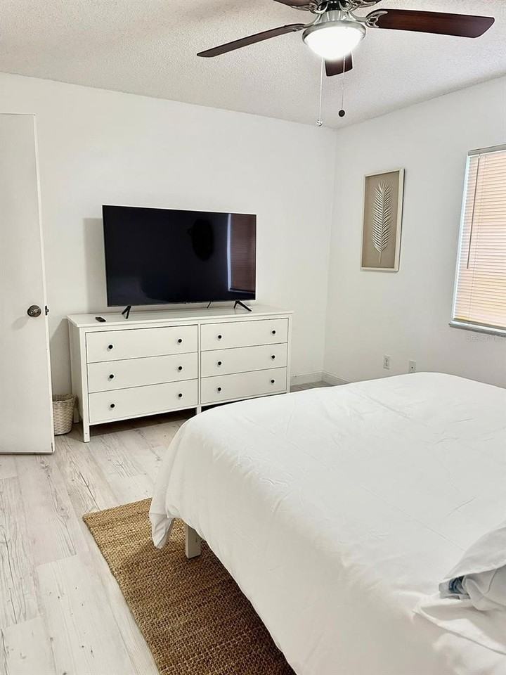 2725 Tally-Ho Avenue - Photo 4 of 9