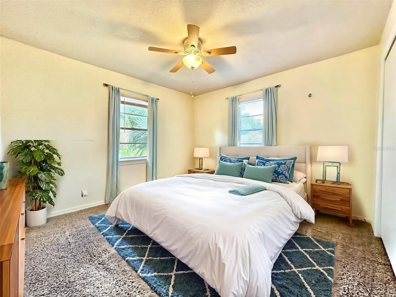 916 W Wisconsin Ave - Photo 7 of 16