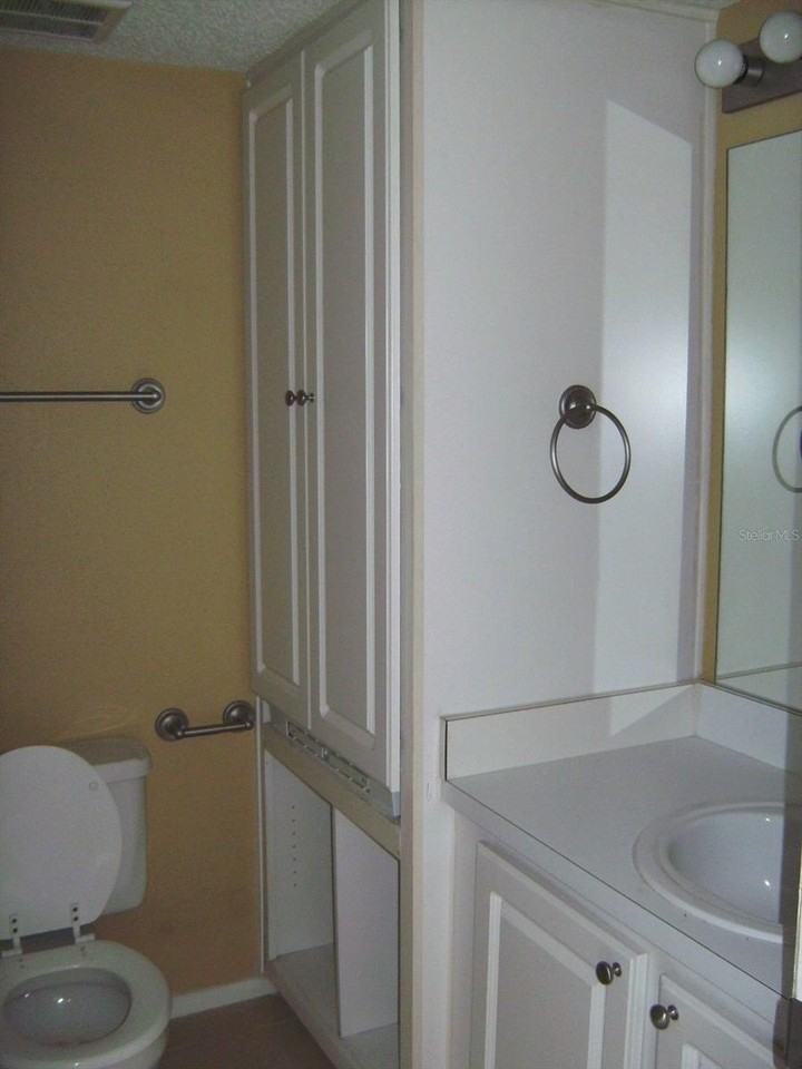 121 Oyster Bay Cir #340 - Photo 5 of 8