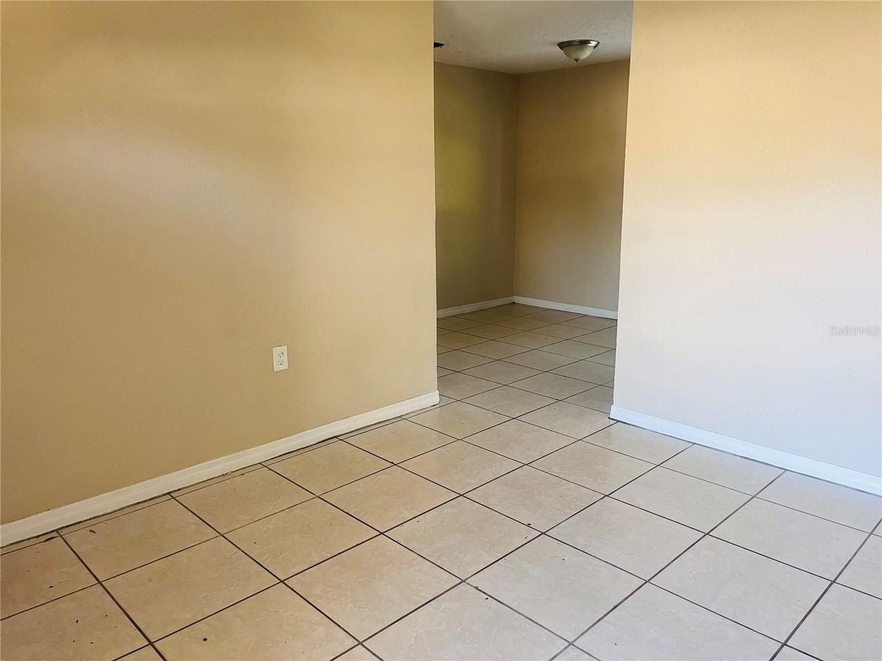 76 Judith Lane - Photo 3 of 20