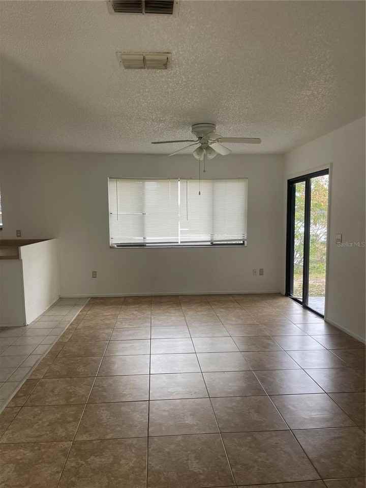 1015 Hickory Road - Photo 4 of 14