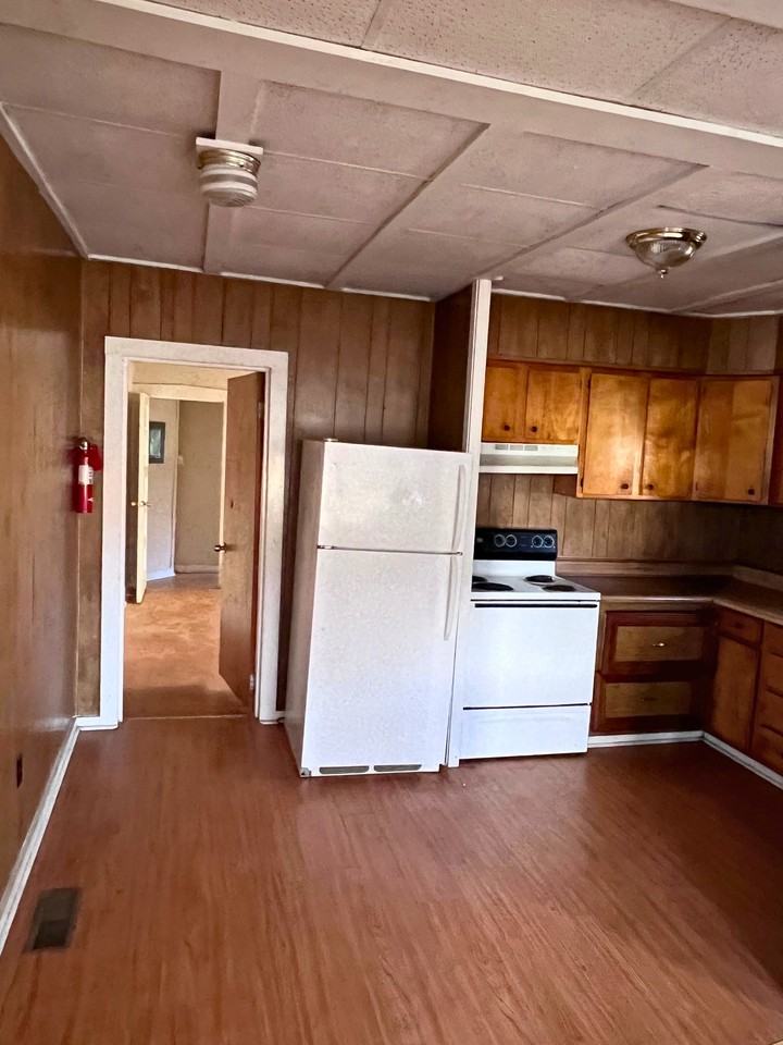 621 North Cherry Street #B - Photo 4 of 10