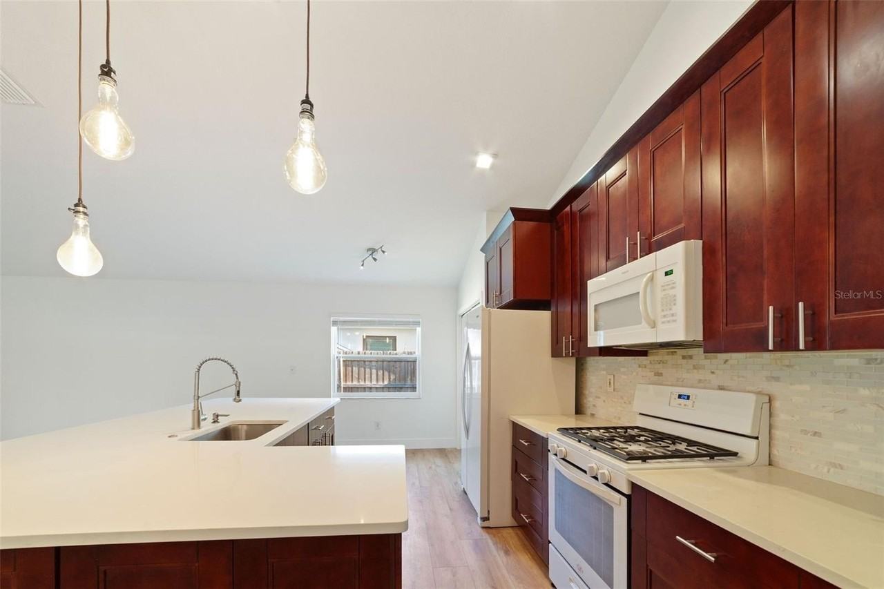 24407 Rolling View Ct - Photo 7 of 41