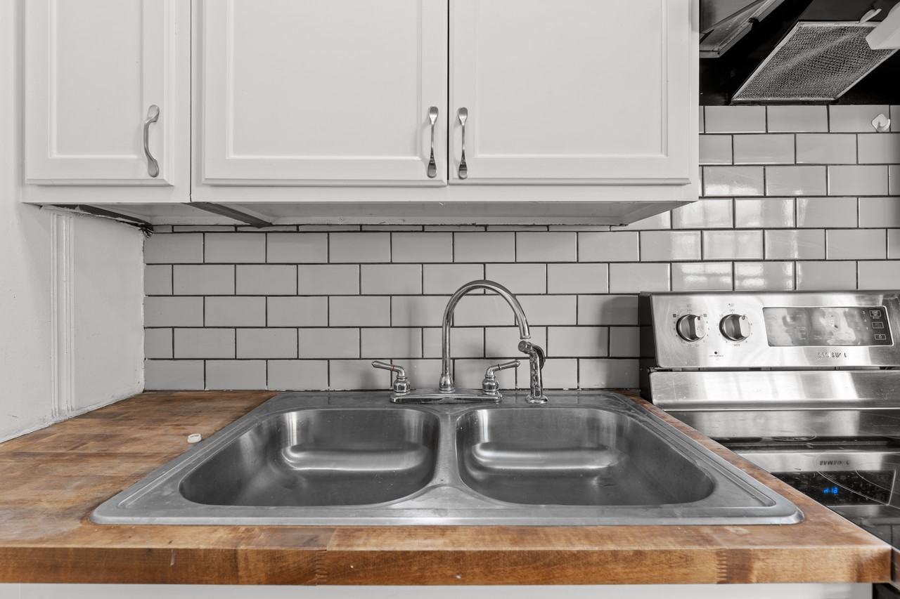 2301 N 16th St #1 - Photo 4 of 9