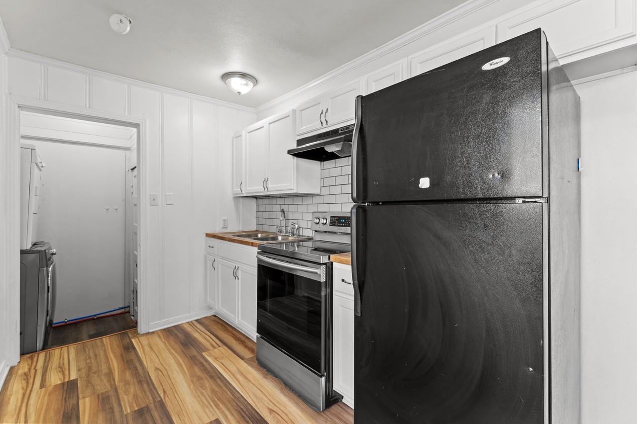 2301 N 16th St #1 - Photo 5 of 9