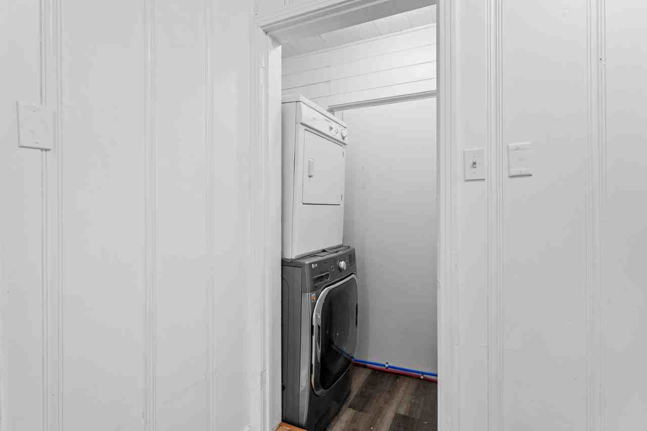 2301 N 16th St #1 - Photo 6 of 9