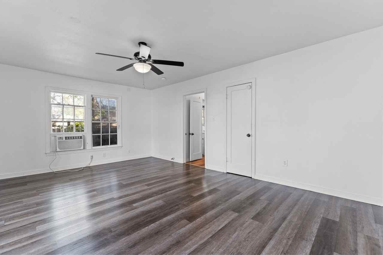 2301 N 16th St #1 - Photo 7 of 9