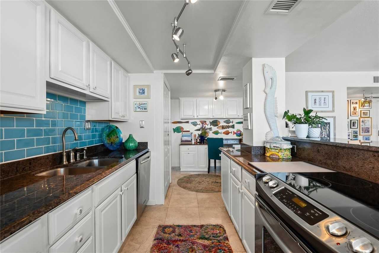 644 Island Way #304 - Photo 7 of 35