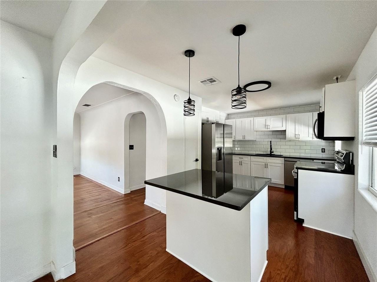 5521 Gulfport Boulevard South #D - Photo 3 of 12