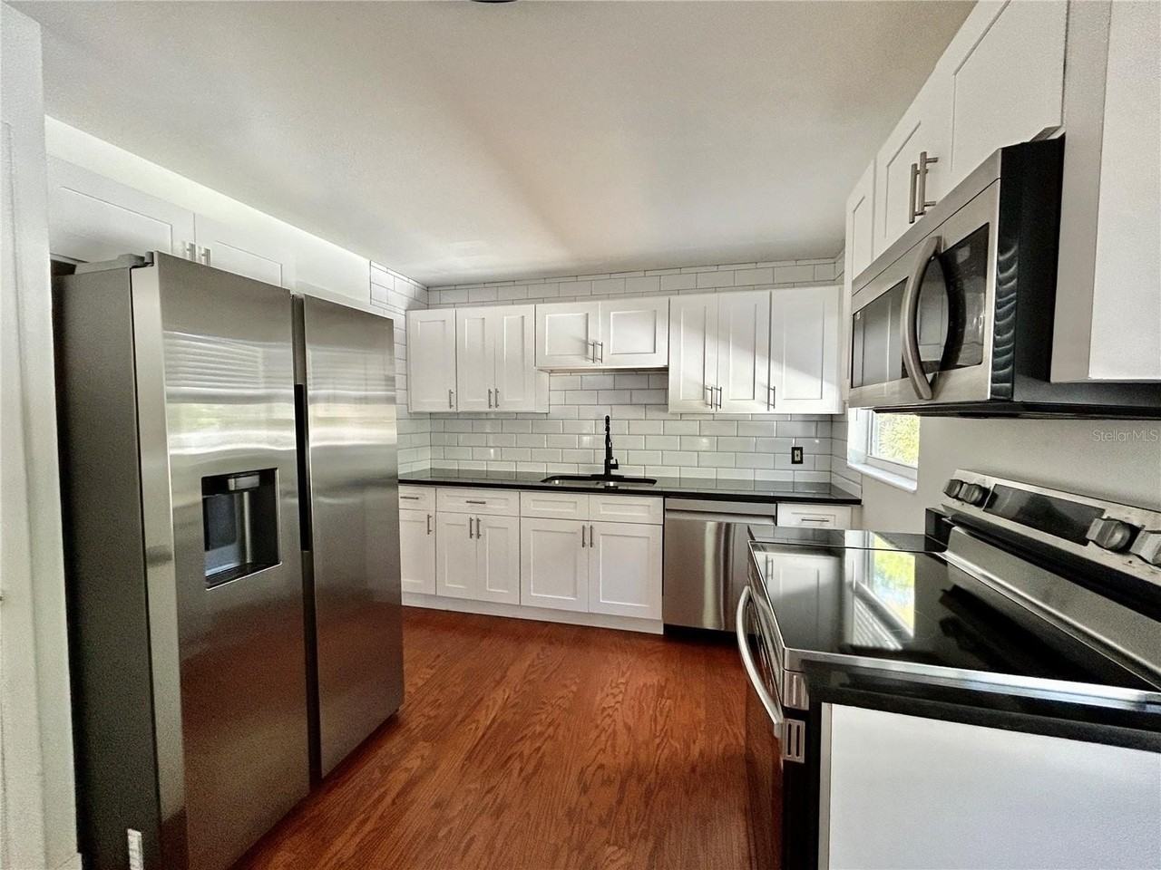 5521 Gulfport Boulevard South #D - Photo 5 of 12