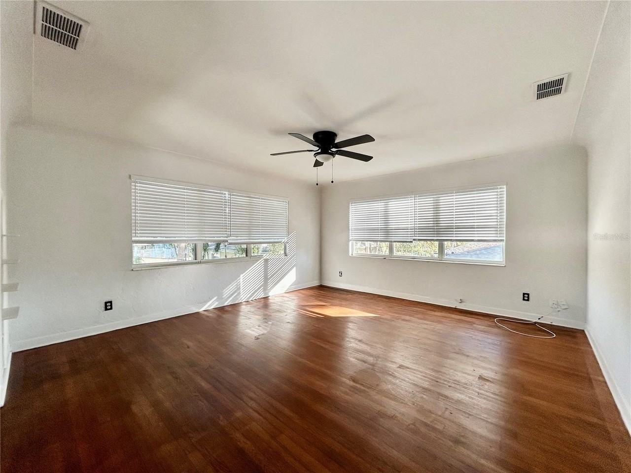 5521 Gulfport Boulevard South #D - Photo 6 of 12