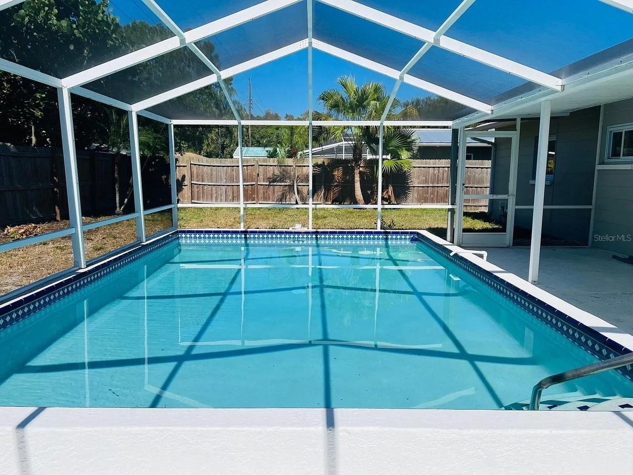 6690 17th St N - Photo 2 of 22