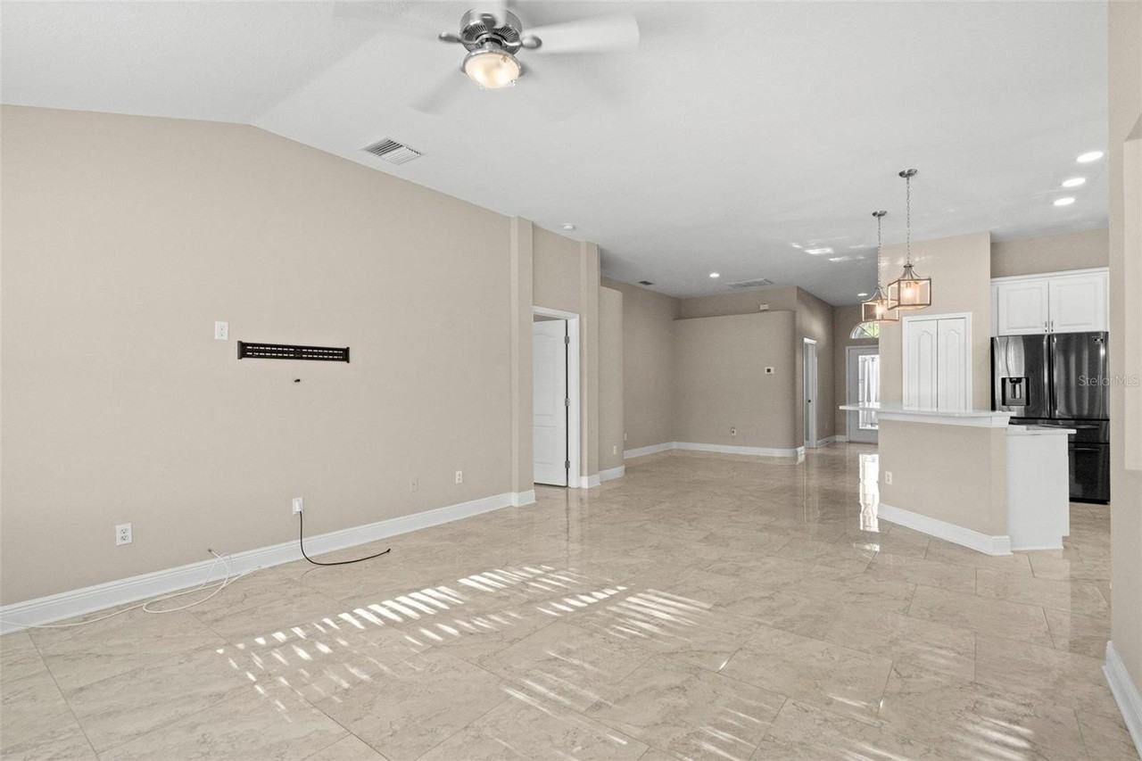 27422 Edenfield Drive - Photo 5 of 24