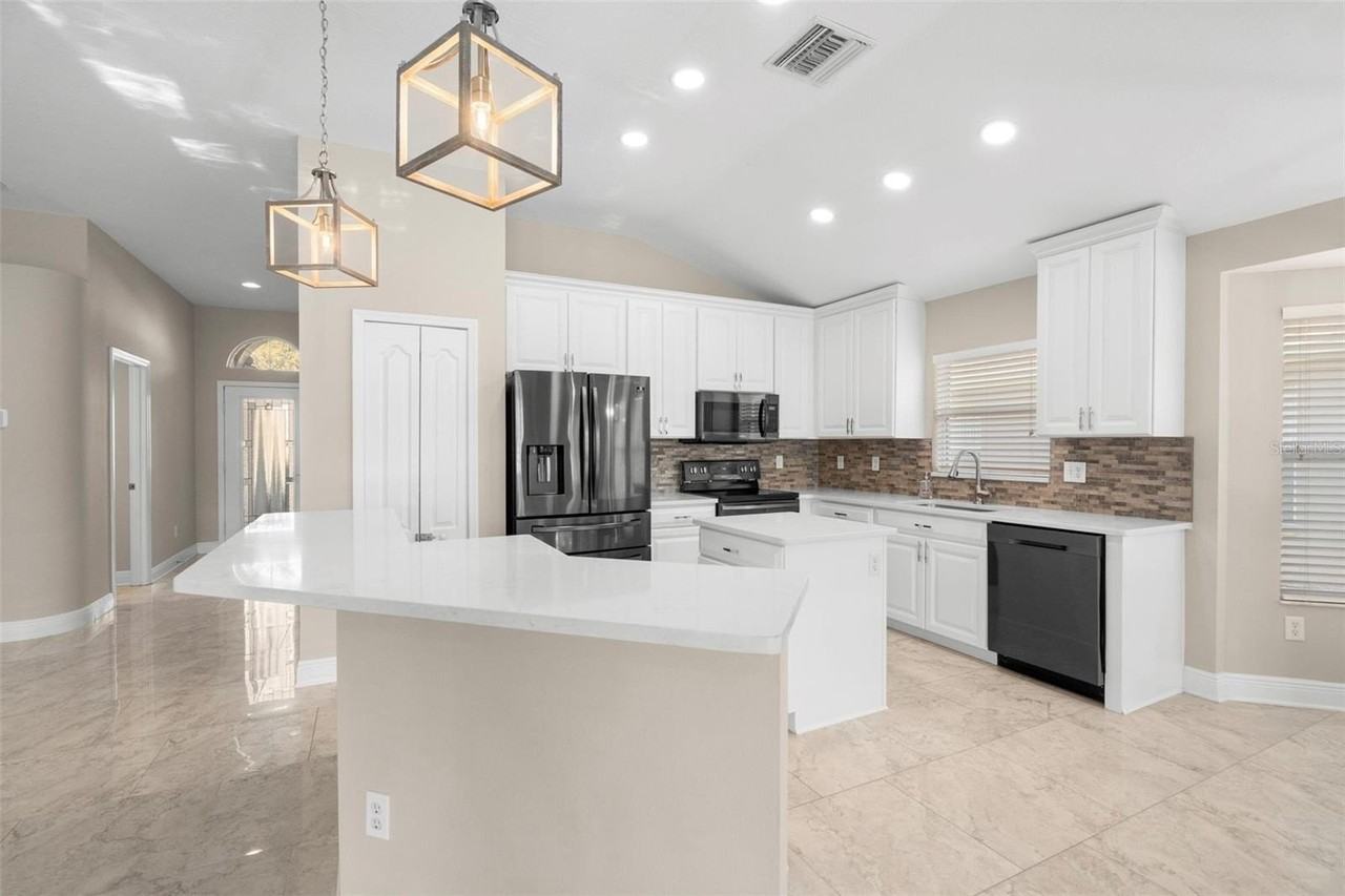 27422 Edenfield Drive - Photo 7 of 24