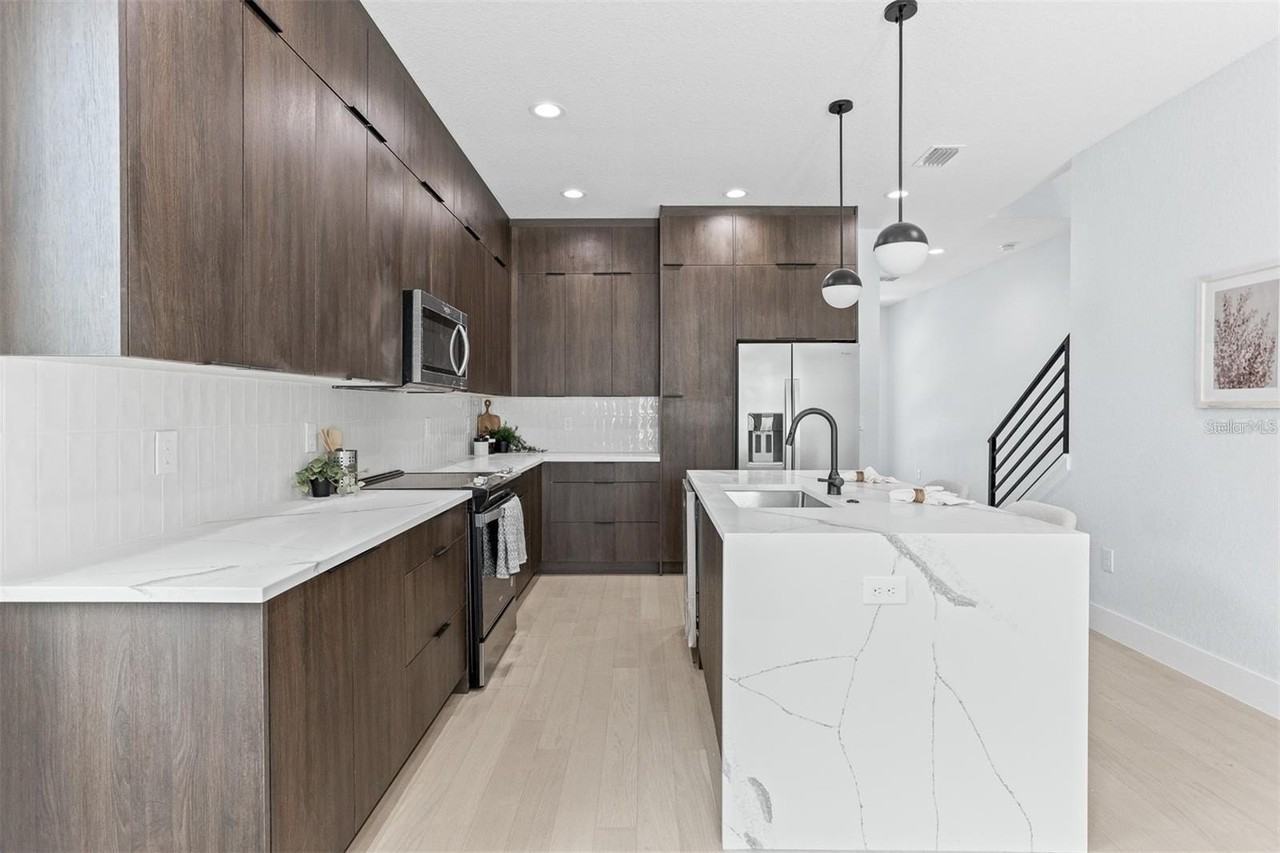 2512 West Chestnut Street - Photo 4 of 11