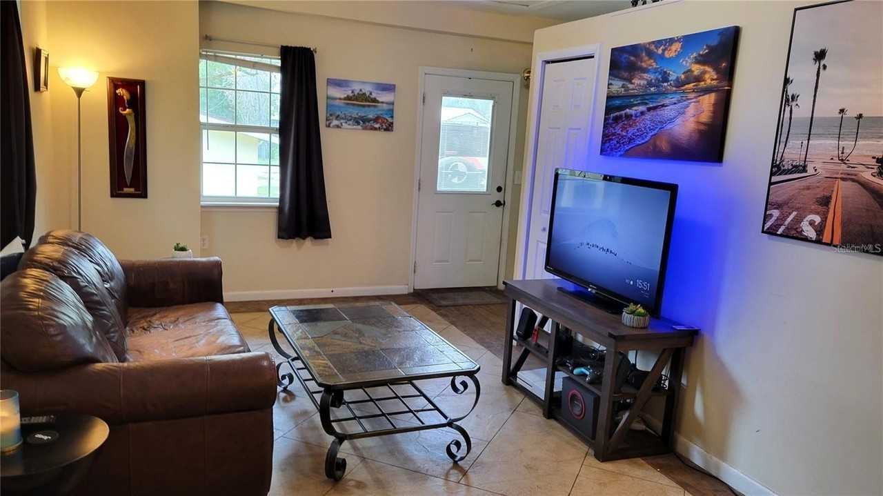 1283 Cecil Avenue - Photo 4 of 19