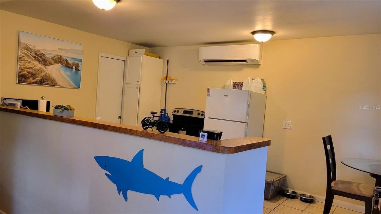 1283 Cecil Avenue - Photo 6 of 19