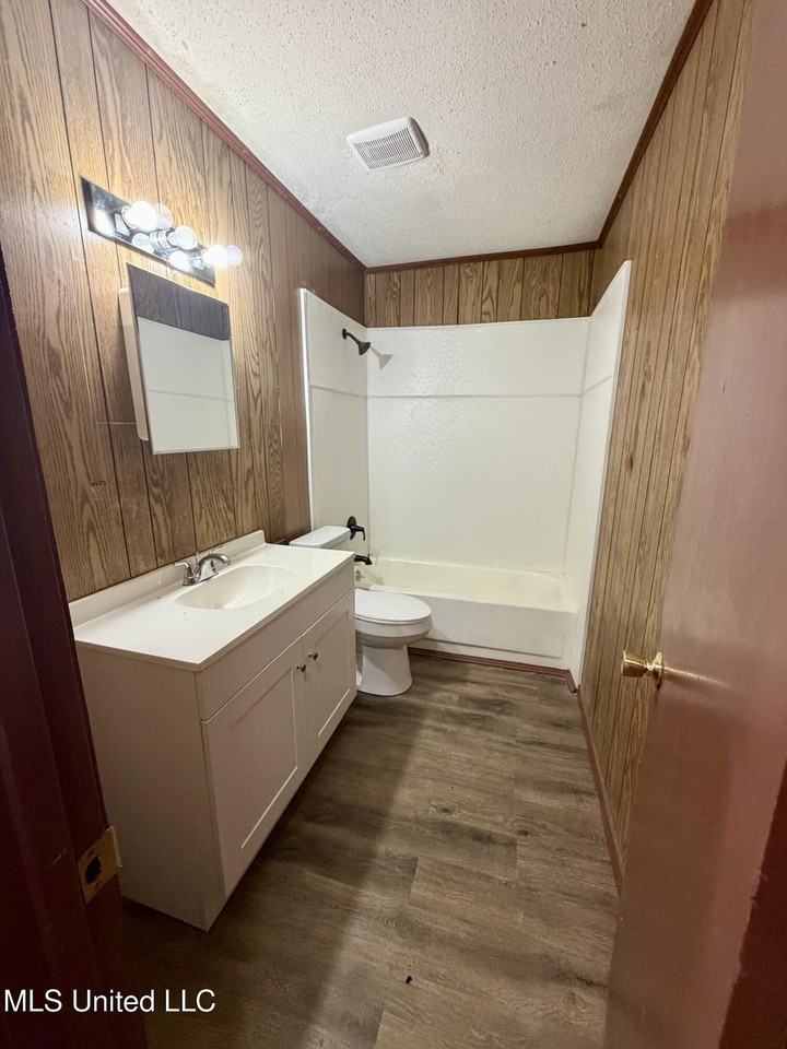 5031 Community Street - Photo 6 of 12