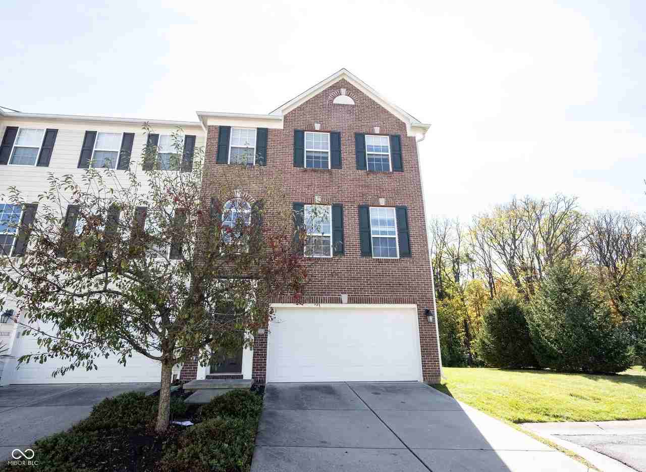 9009 Mercer Drive - Photo 2 of 50