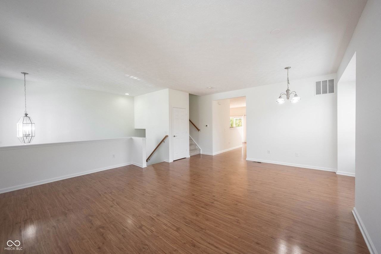 9009 Mercer Drive - Photo 7 of 50