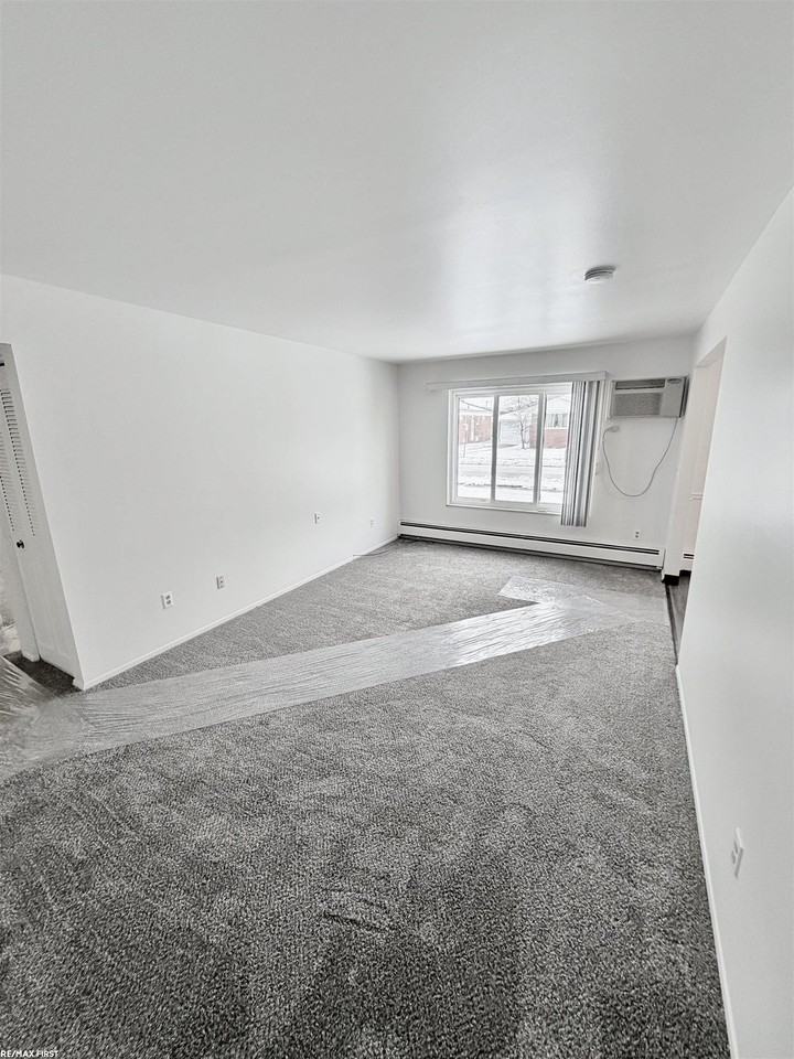 18765 Eastland Street #8 - Photo 7 of 17