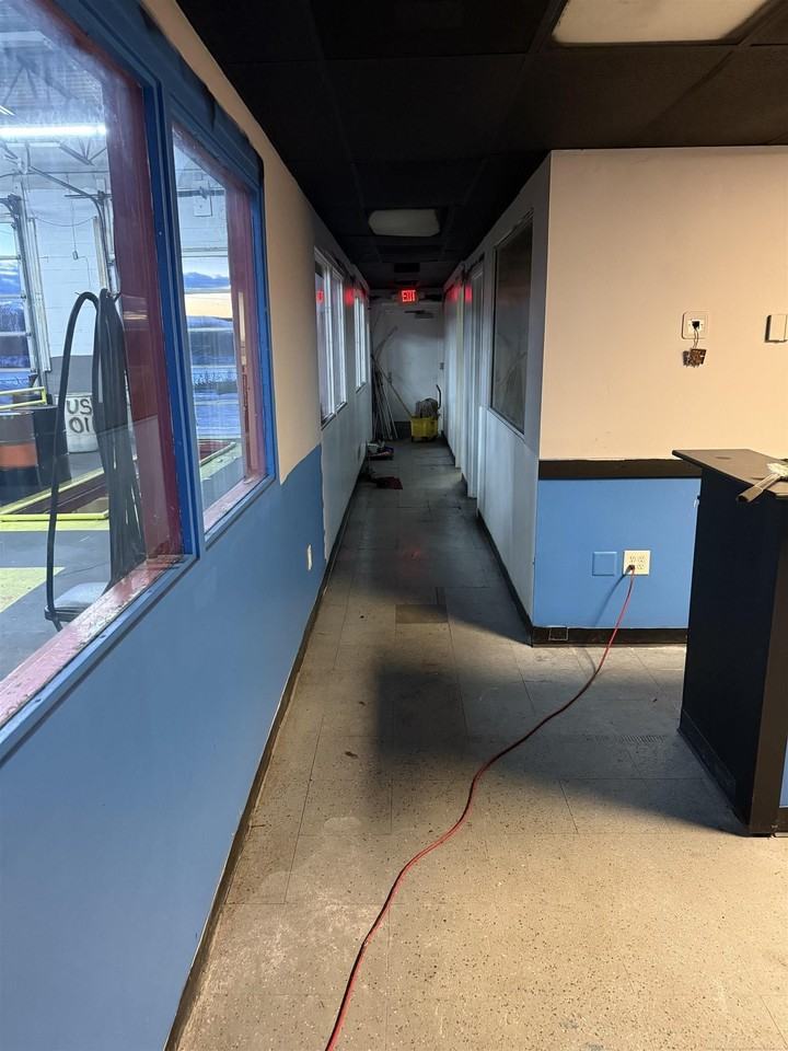 161 North Groesbeck Highway - Photo 3 of 11