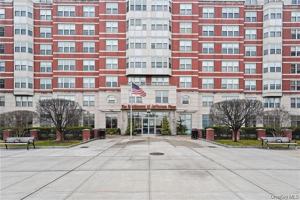featured image of 300 Mamaroneck Avenue #718