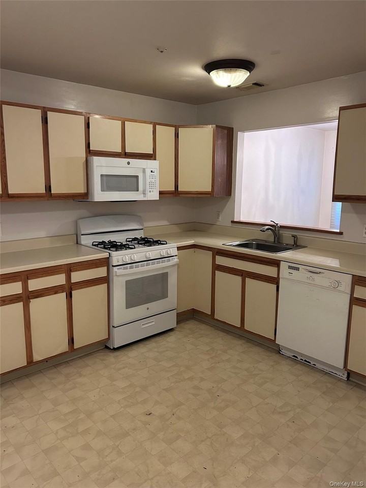 6 Olde Wagon Road - Photo 6 of 14