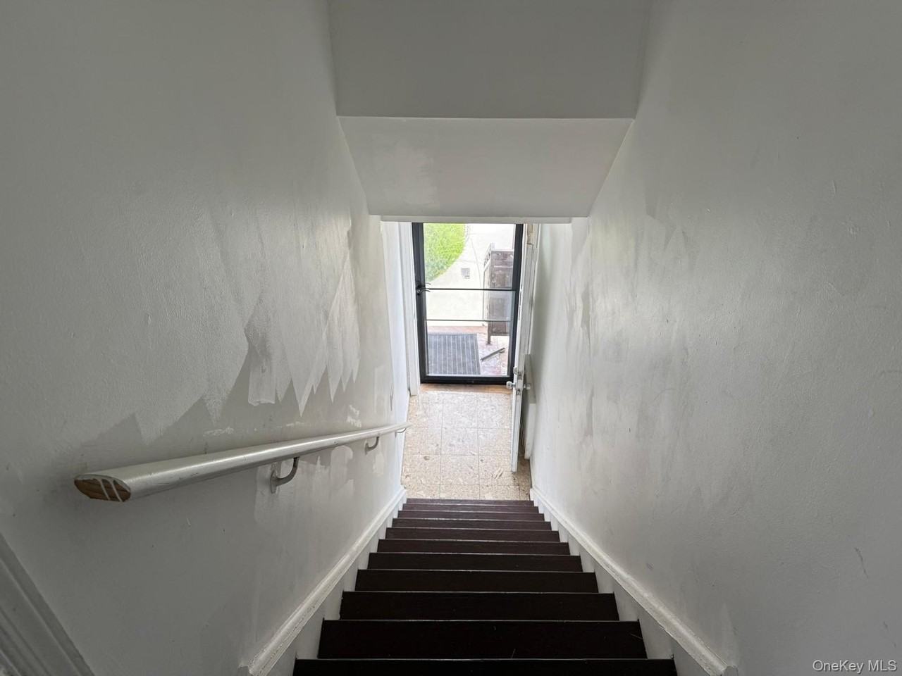 827 Hartman Lane - Photo 2 of 14