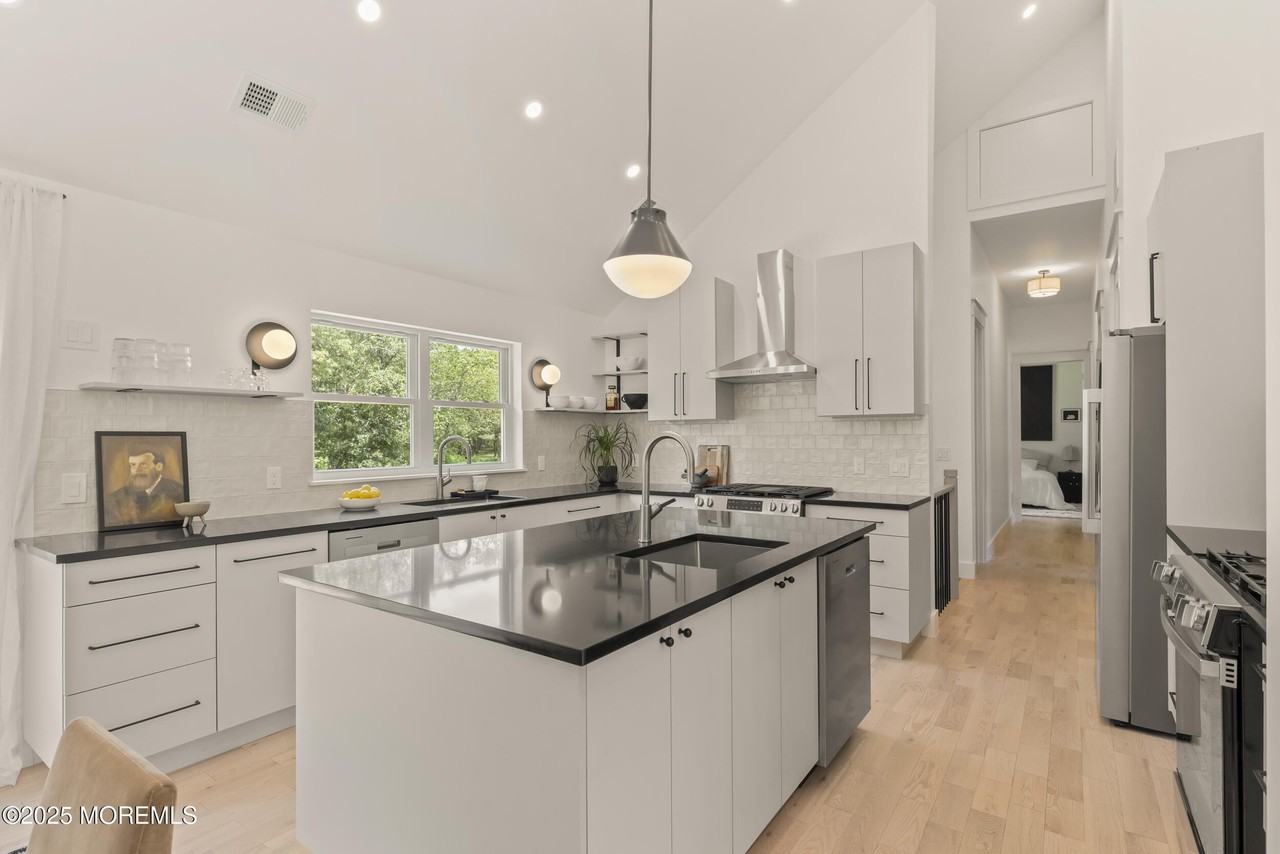 1406 Transit Avenue - Photo 7 of 50