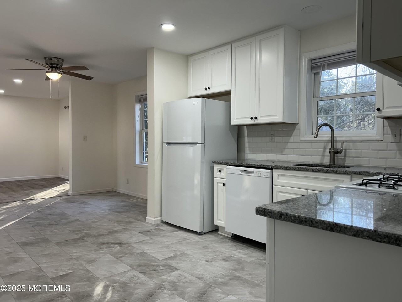 522 Roosevelt Avenue - Photo 2 of 11