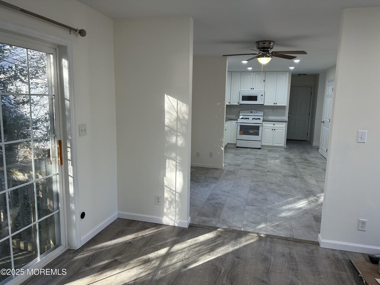 522 Roosevelt Avenue - Photo 4 of 11