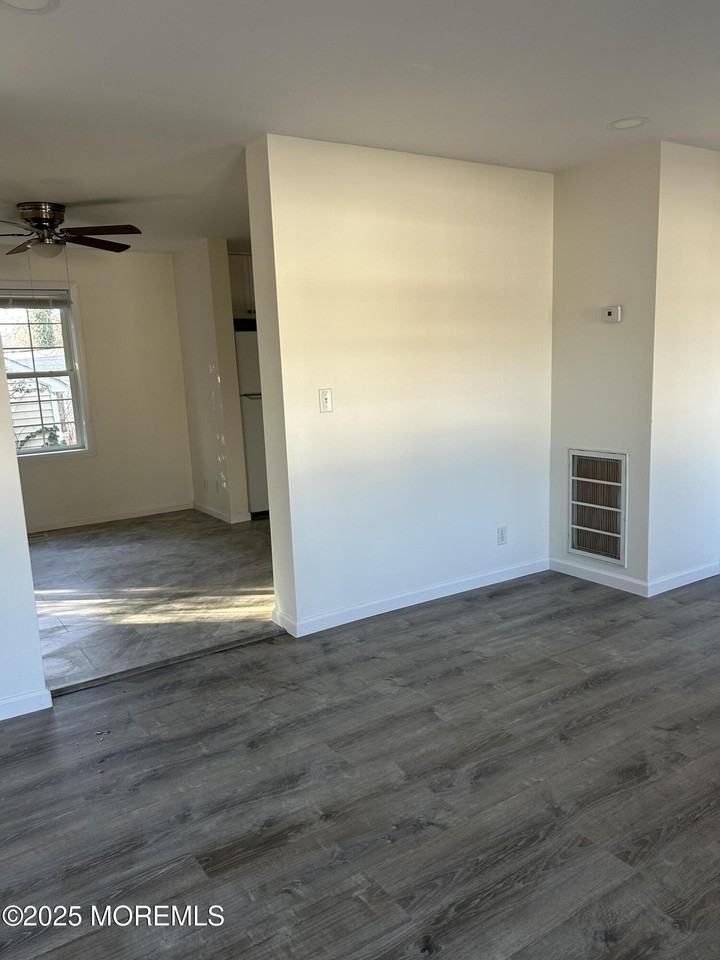 522 Roosevelt Avenue - Photo 6 of 11