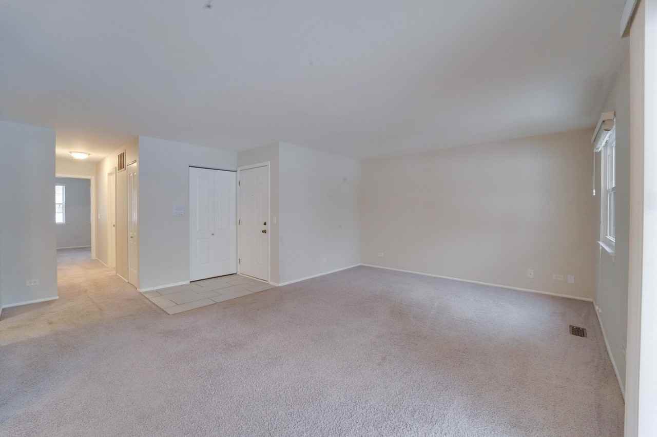 160 Stirling Lane #X1 - Photo 7 of 20