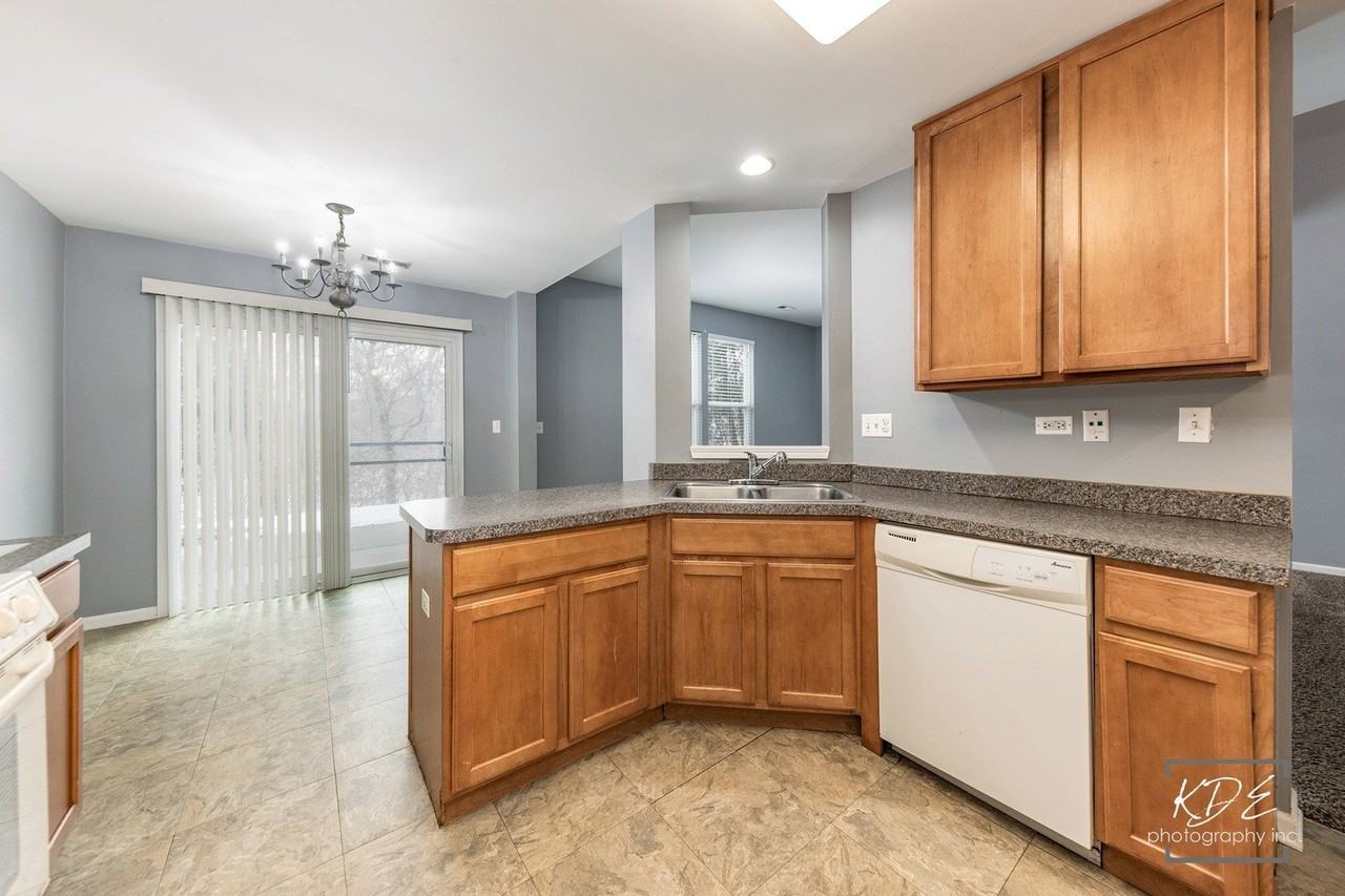 603 Conservatory Lane - Photo 6 of 23