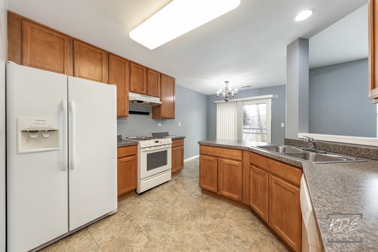 603 Conservatory Lane - Photo 7 of 23