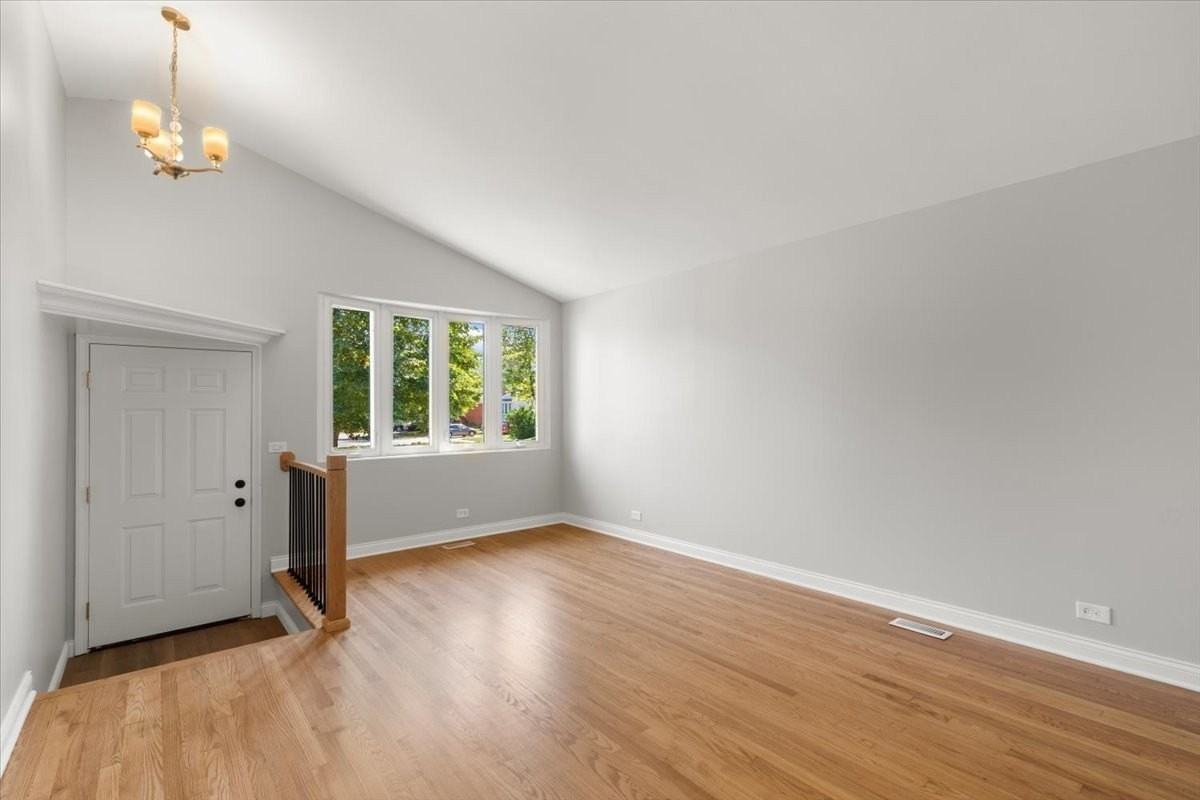 1702 North Drury Lane - Photo 5 of 49