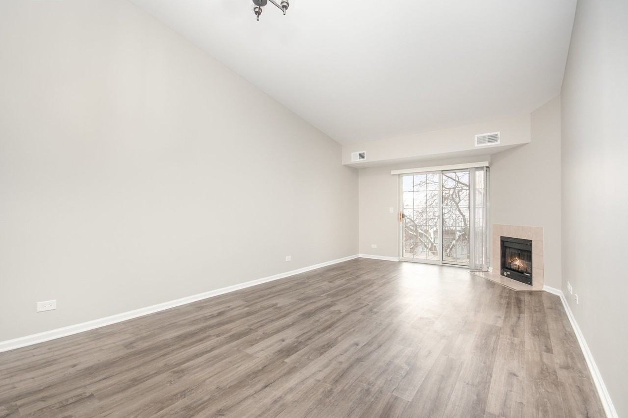 734 North Gary Avenue #210 - Photo 3 of 18