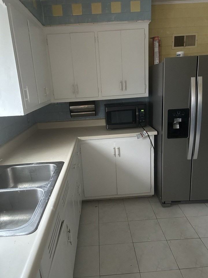 716 Henry Street - Photo 2 of 5