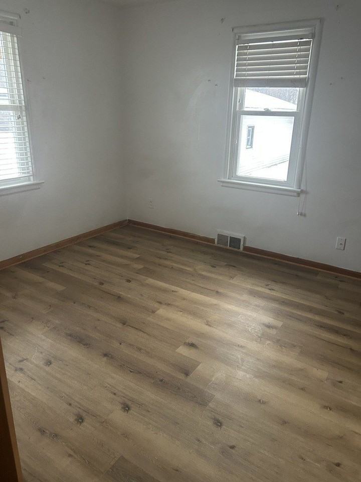 716 Henry Street - Photo 5 of 5