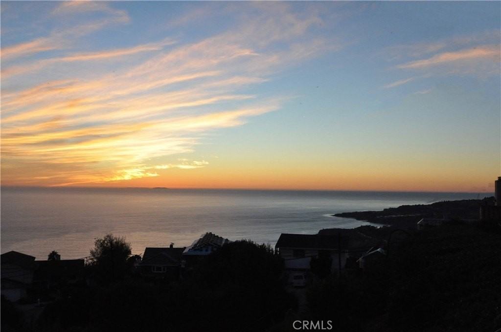 3526 Coolheights Drive - Photo 2 of 33