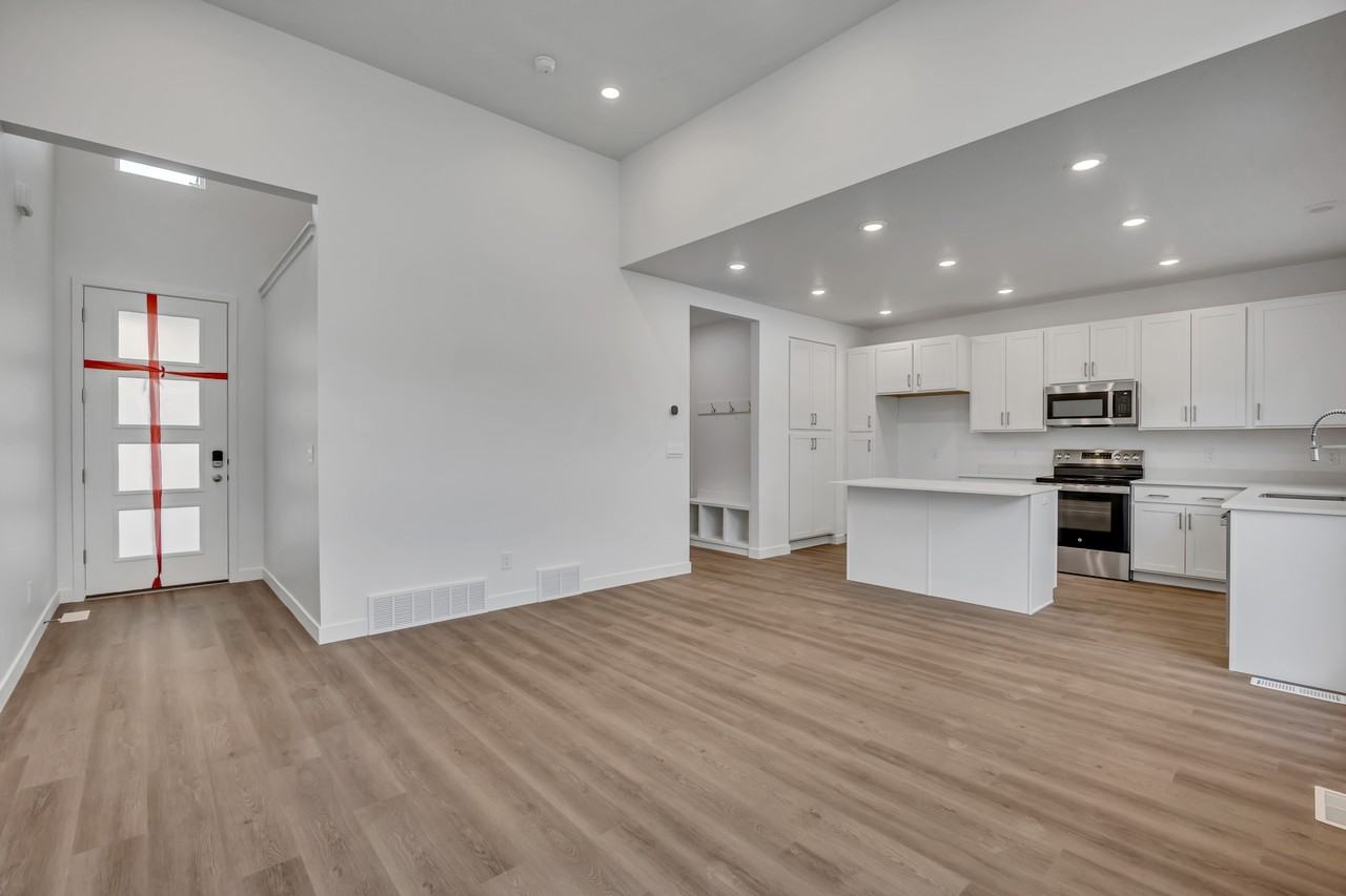 2139 W Stardew St - Photo 7 of 35