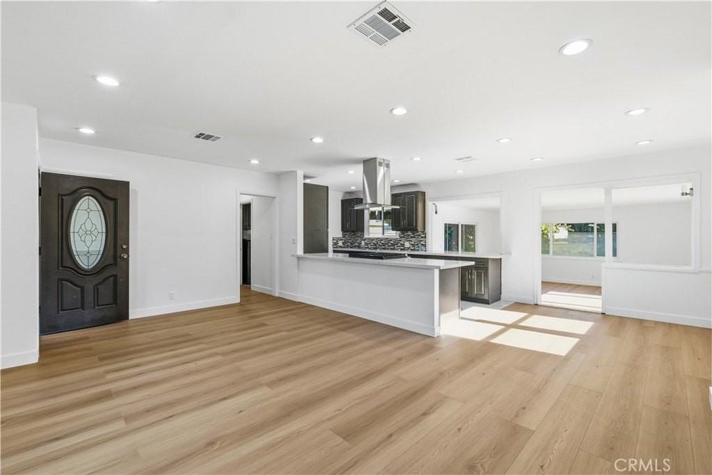 7112 Teesdale Ave - Photo 7 of 26