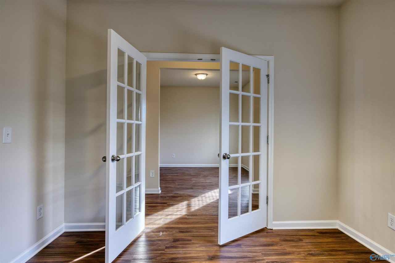 13918 Hickory Brook Rd - Photo 2 of 23