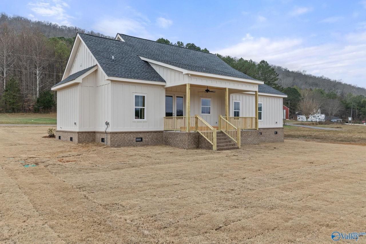 219 Bush Road Southeast - Photo 6 of 27