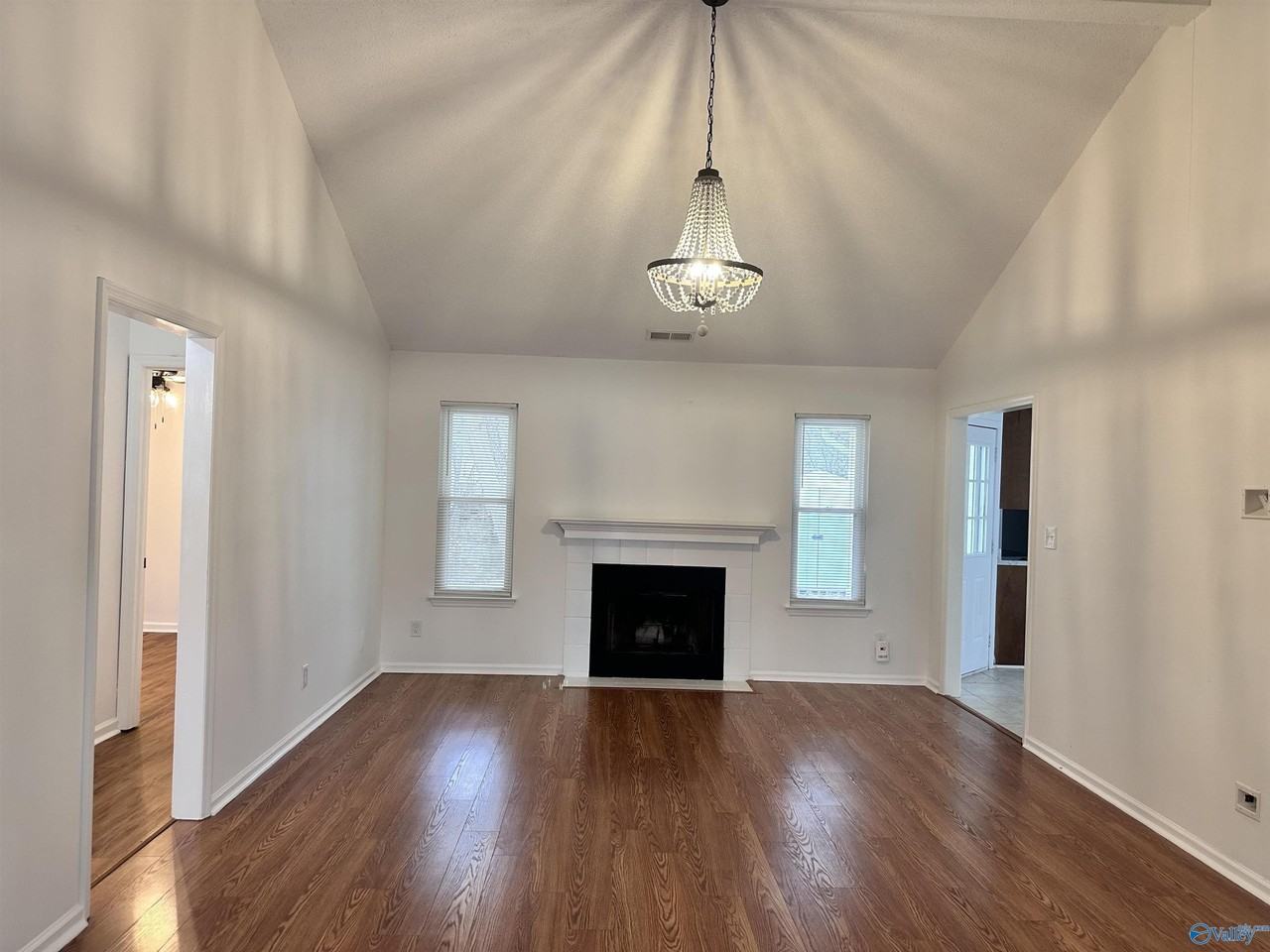 13908 Creely Drive Southwest - Photo 3 of 35