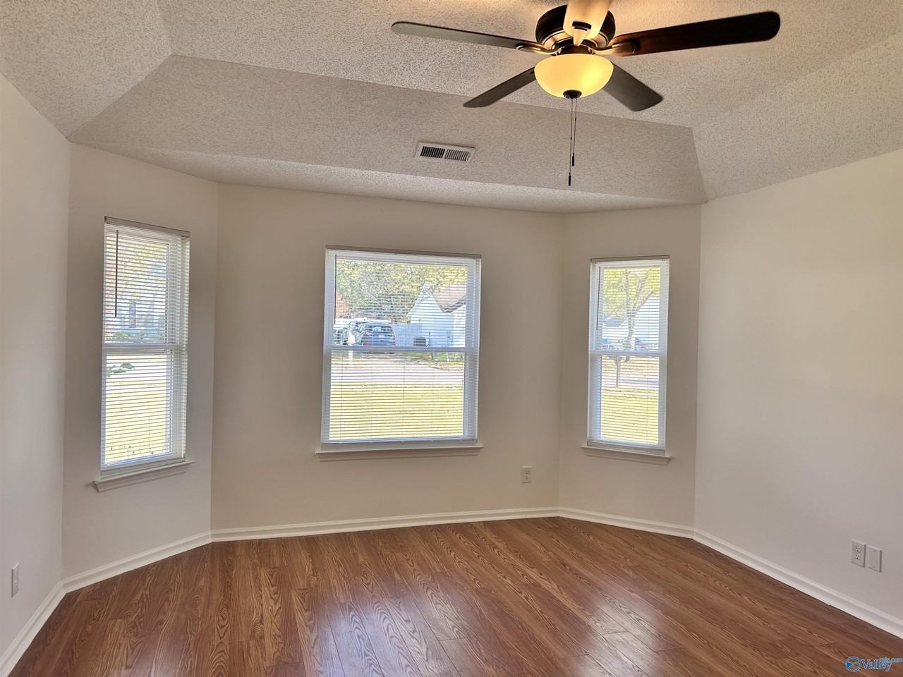 13908 Creely Drive Southwest - Photo 5 of 35